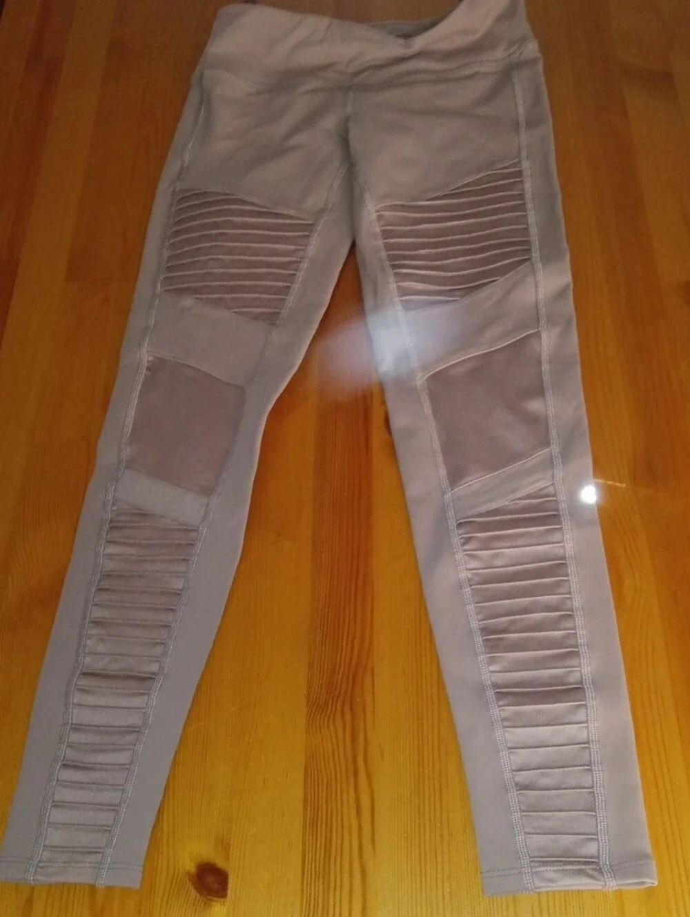 Alo 2 Women’s Moto-Style Leggings in Mauve